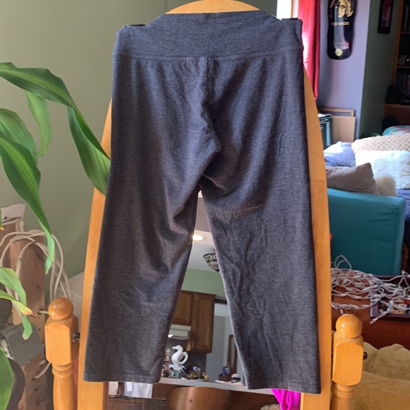 🔥GREEN APPLE bamboo cropped leggings - Picture 4 of 8